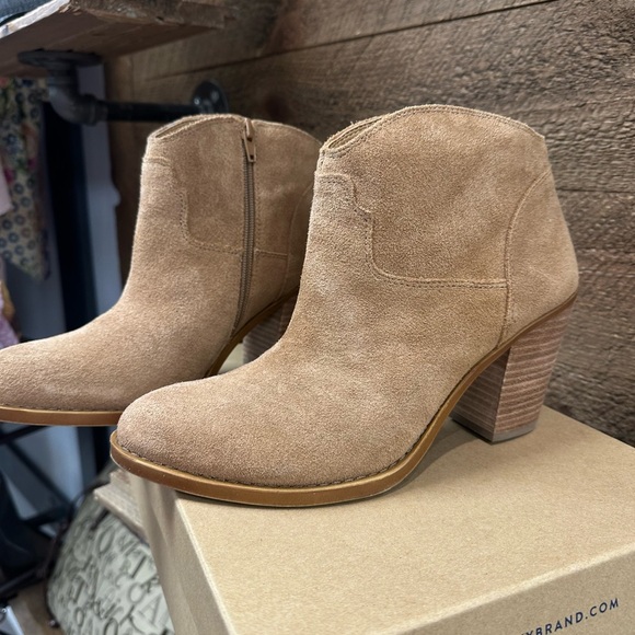 Lucky Brand LK-Eller Suede Ankle Booties – Size 8.5M (38.5 EU) - Picture 3 of 9